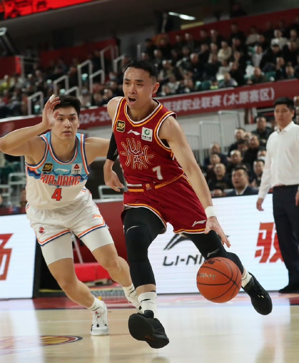 lol中国总决赛-浙江队发布备战花絮，今晚伤情更新，CBA常规赛任务艰巨，球队文化再被提及